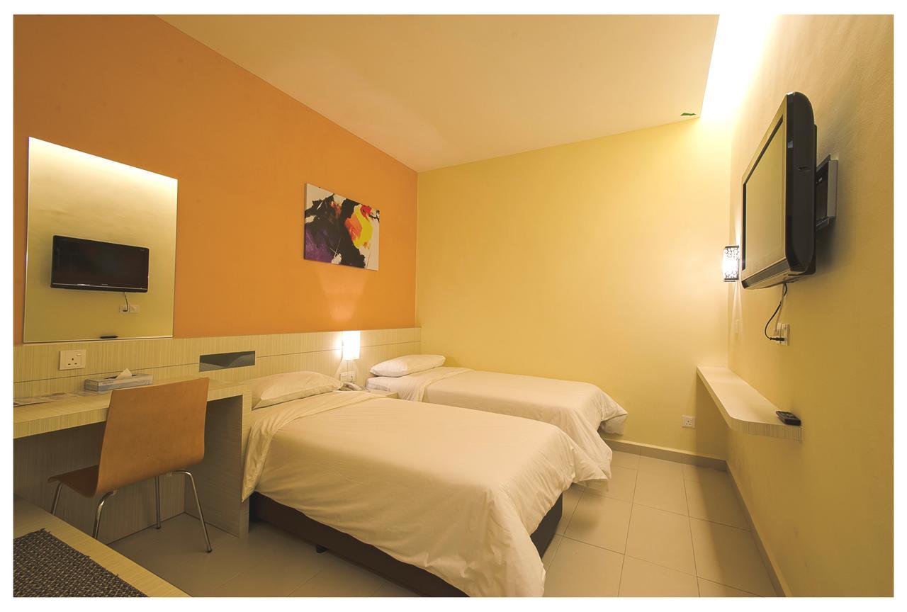 Prime City Express Hotel Keluang Eksteriør bilde